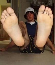 Worship some smelly feet 5fccd8a4609de.jpg