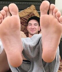 Worship some smelly feet 5fccd8aba554c.jpg