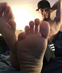 Worship some smelly feet 5fccd8cc58cca.jpg