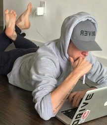 Worship some smelly feet 5fccd8e88a112.jpg