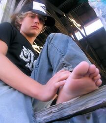 Life at the boys feet 5fcce7f97a2a4.jpg
