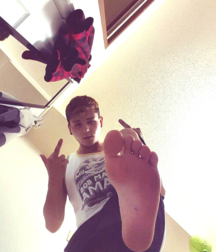 Life at the boys feet 5fcce82b76464.png