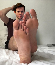 Life at the boys feet 5fcce8caa1239.jpg