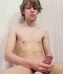 Blond boys Davy and Josh 5fce5eeb7b8ec.jpg