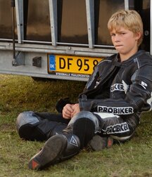 Jock barefoot and in boots 5fce700bba3d3.jpg