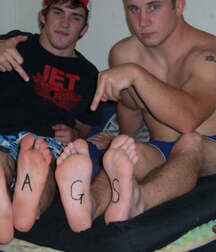 Show me your feet 5fceae17ccdb1.jpg