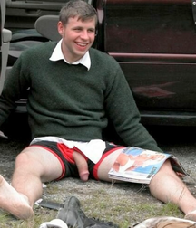 Show me your feet 5fceae3bf0468.png