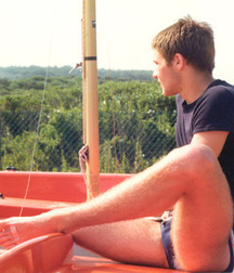 Show me your feet 5fceae3e0c2dc.jpg
