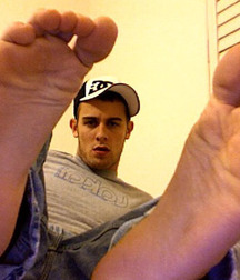 Show me your feet 5fceae41b9170.jpg