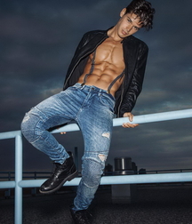 You are looking at my boots 5fcee6fb2dfe3.jpg