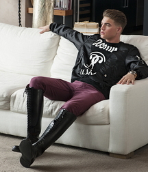 You are looking at my boots 5fcee746ac9c0.jpg