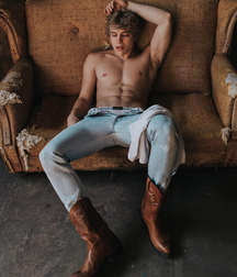 You are looking at my boots 5fcee7536c428.jpg