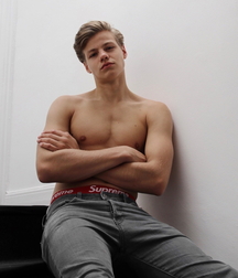 Youngsters hot and sexy 5fcff4311ca63.jpg