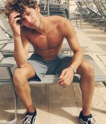 Meet high-school hotties 5fd39b058b2b6.jpg