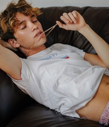 Meet high-school hotties 5fd39bcd2fa5e.jpg