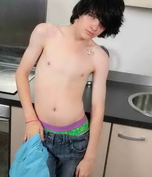 Black haired beauty 5fd3b9c463f83.jpg