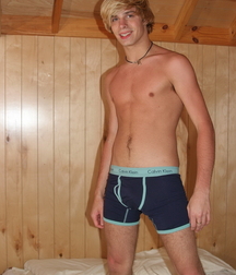 Blond amazing Mitch 5fd3e251cac53.jpg