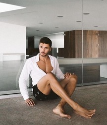 College jocks bare feet 5fd439f986c9f.jpg