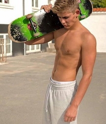 Amazing blond boys 5fd7881b681ec.jpg