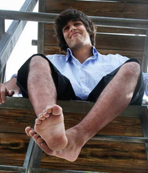 Boys big feet 5fd79ee790abb.jpg