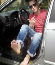 Boys big feet 5fd79ef0c626b.jpg
