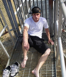 Boys big feet 5fd79f132f6cd.jpg