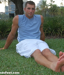 Boys big feet 5fd79f5675638.jpg