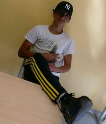 Life at the boys feet 2 5fd7a286a7cb5.jpg