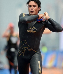 Surfer hotties 5fd7a57ee2c2e.jpg