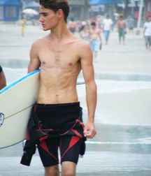 Surfer hotties 5fd7a6a7cc8ae.jpg