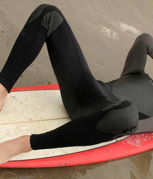 Surfer hotties 5fd7a70abd284.jpg
