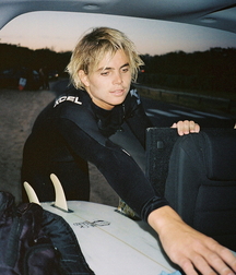 Surfer hotties 5fd7a723ad740.jpg