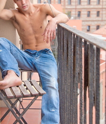 Barefoot teen boys 5fd7d38974b6c.jpg