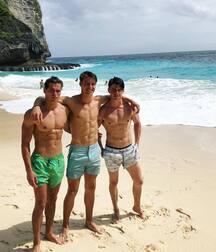 Loving perfect bodies  5fd8ec8586cef.jpg