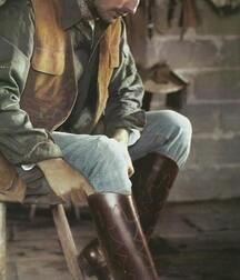 Men in boots 5fd934a546b5e.jpg