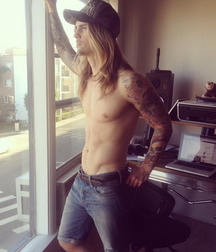 Gorgeous longhair hotties 5fd954ebc3049.jpg