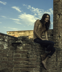 Jeans and barefoot 5fe61ae45b9a6.jpg