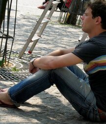 Jeans and barefoot 5fe61b03bba24.jpg
