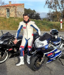 Biker dudes 5fe6371bb495c.jpg