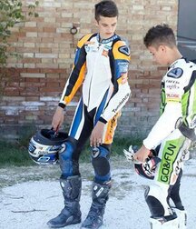 Biker dudes 5fe63747784f5.jpg