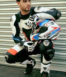 Biker dudes 5fe6375114adb.jpg