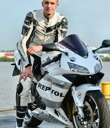 Biker dudes 5fe6376070965.jpg