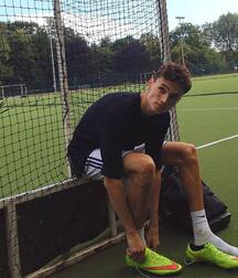 Guys in soccer socks 5fe66547b36e0.jpg