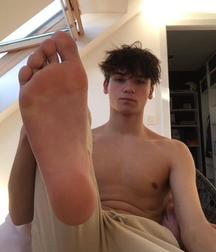 Love the boys smelly feet 5fe7b5be3a34a.jpg