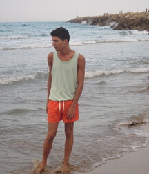 Guys in shorts 3 5fe8fc1940613.jpg