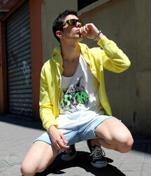 Guys in shorts 3 5fe8fc1bd943e.jpg