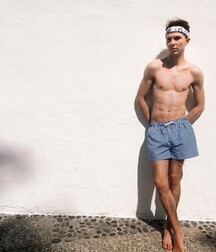 Guys in shorts 3 5fe8fc2656df3.jpg