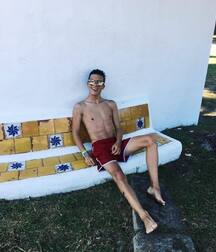 Guys in shorts 3 5fe8fc3deee31.jpg