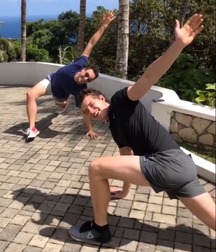 Guys in shorts 3 5fe8fc68dd382.jpg