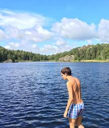 Guys in shorts 3 5fe8fc6b070a4.jpg